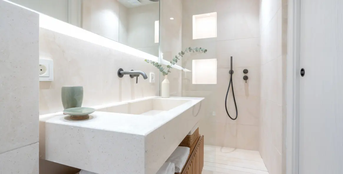 Sale of semi-detached house in The Golden Mile 28