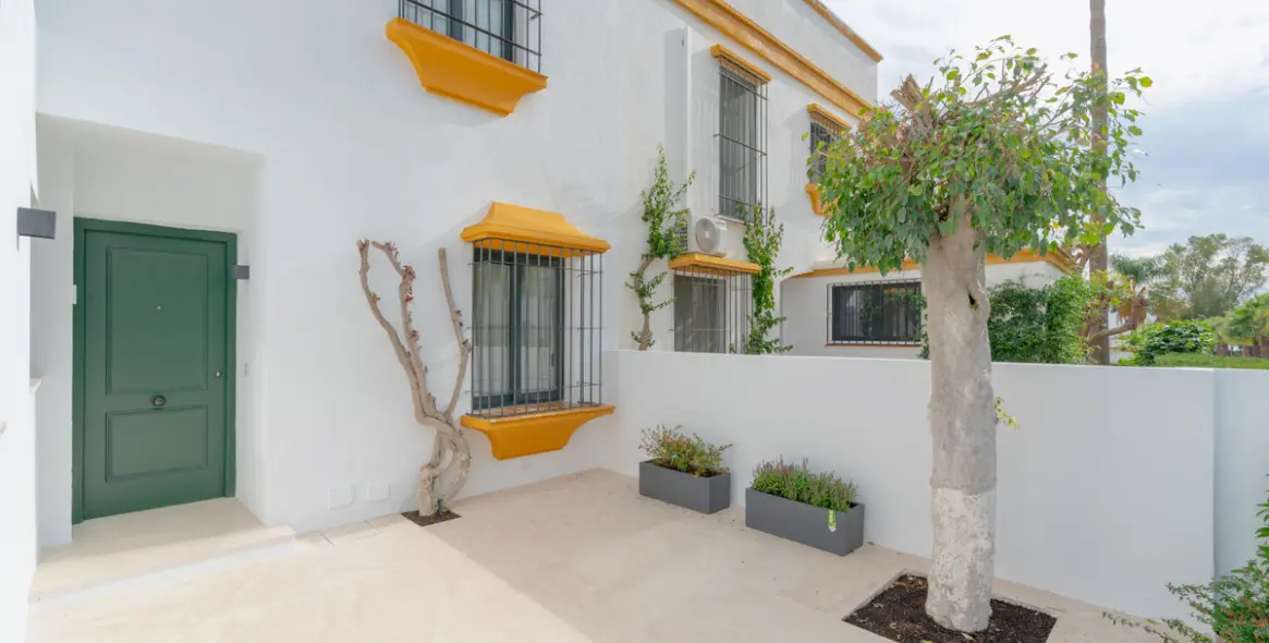 Sale of semi-detached house in The Golden Mile 37