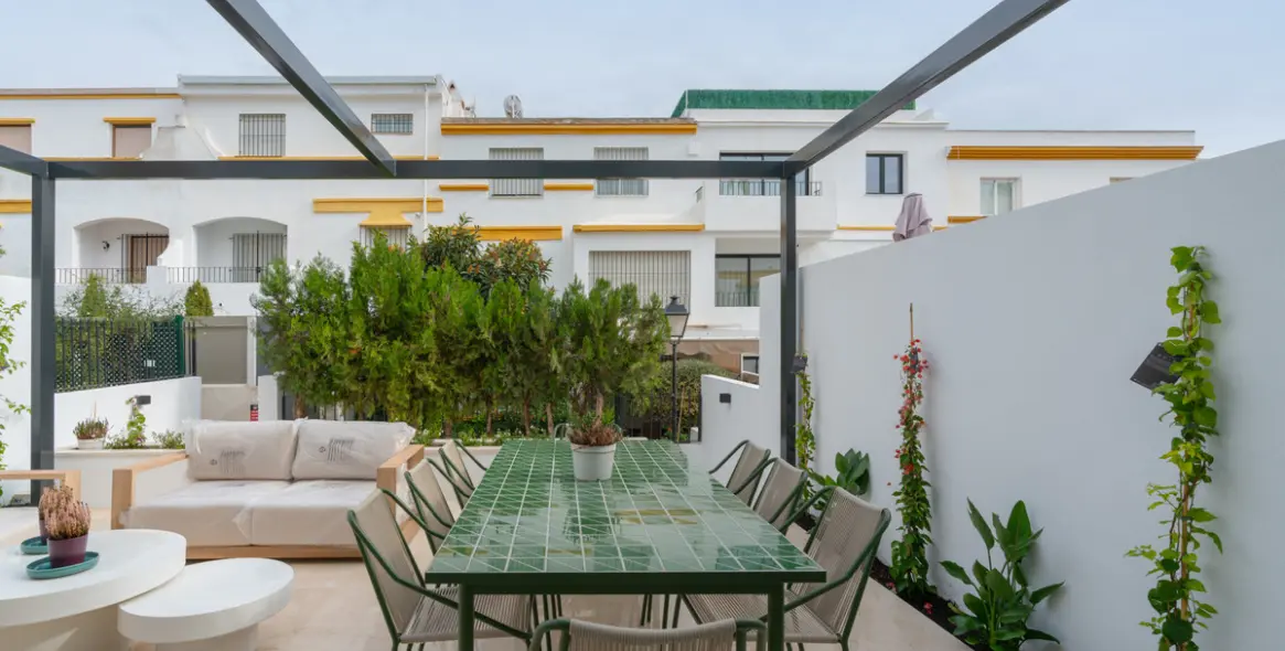 Sale of semi-detached house in The Golden Mile 38