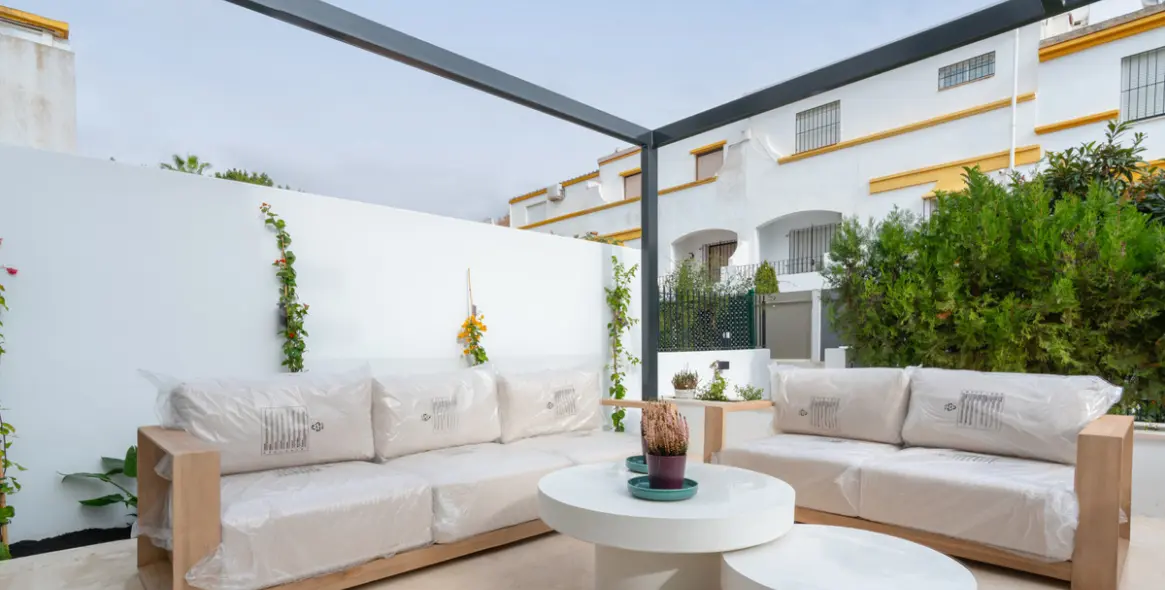 Sale of semi-detached house in The Golden Mile 40