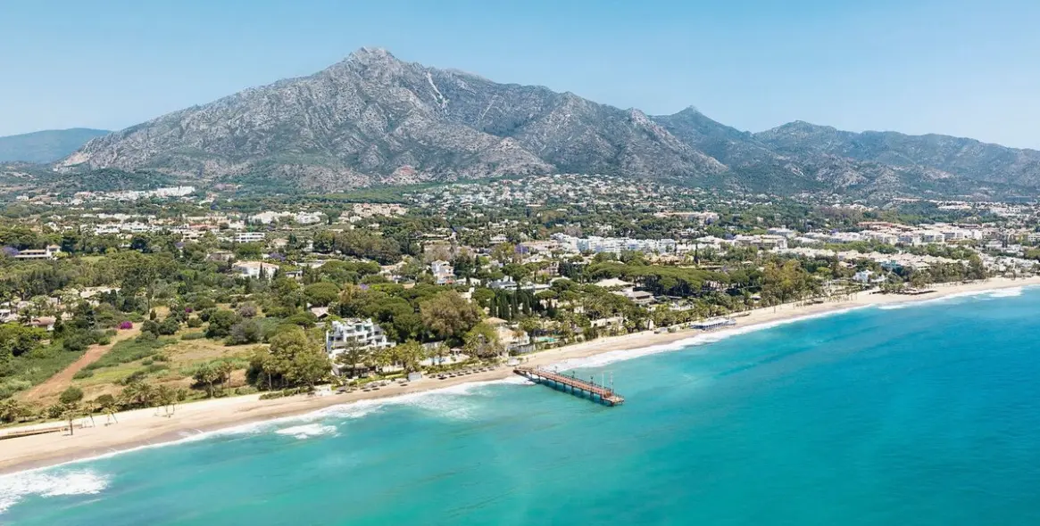 Sale of semi-detached house in The Golden Mile 55