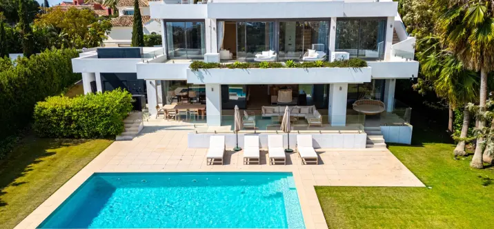 Sale of detached villa in Los Flamingos 0