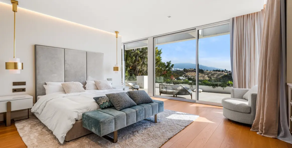 Sale of detached villa in Los Flamingos 4