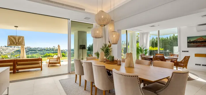 Sale of detached villa in Los Flamingos 4