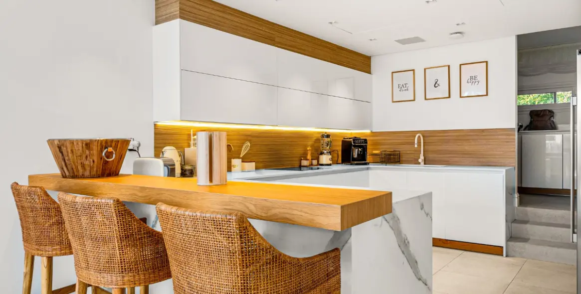 Sale of detached villa in Los Flamingos 11