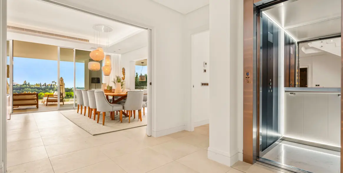 Sale of detached villa in Los Flamingos 16