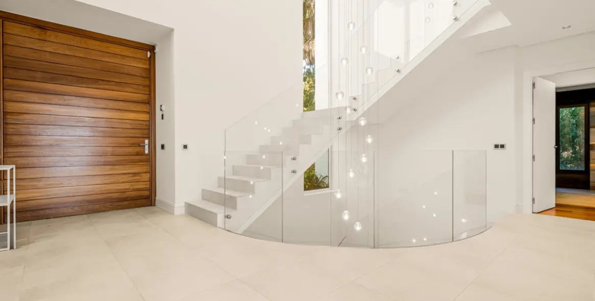 Sale of detached villa in Los Flamingos 17