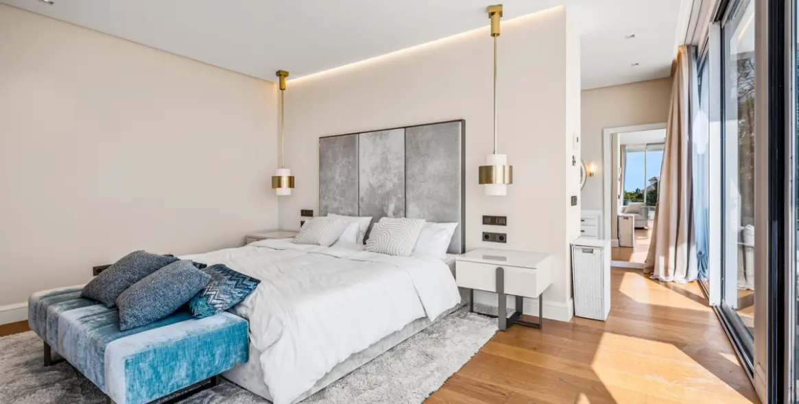 Sale of detached villa in Los Flamingos 18