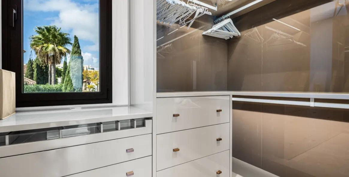 Sale of detached villa in Los Flamingos 22