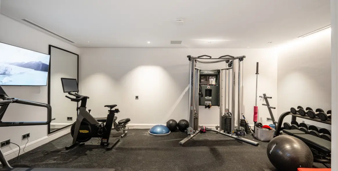 Sale of detached villa in Los Flamingos 51