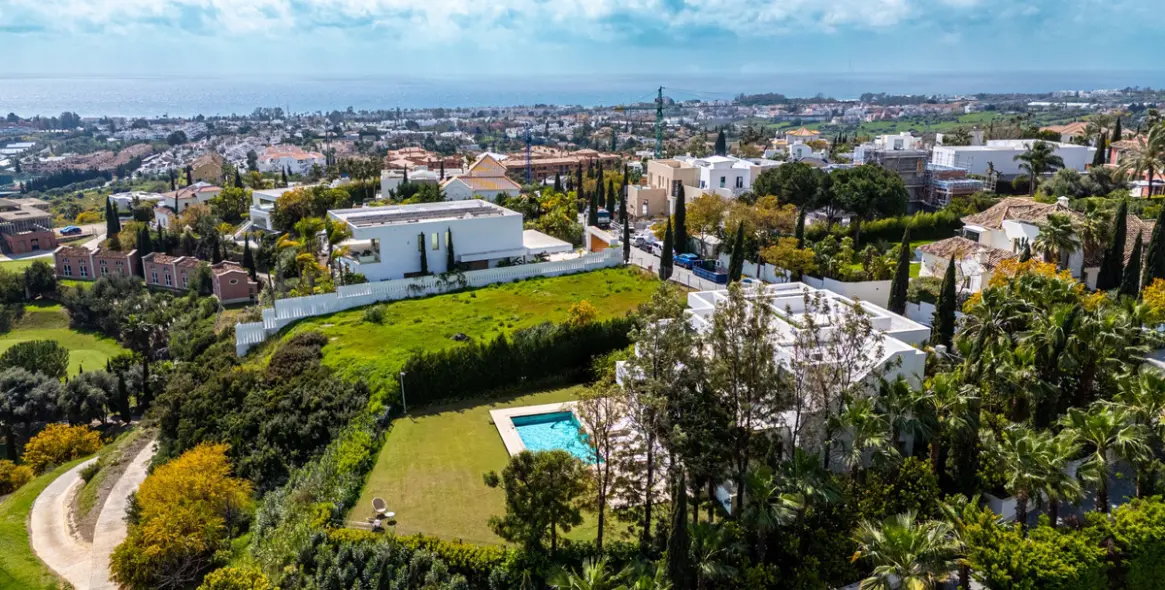 Sale of detached villa in Los Flamingos 81