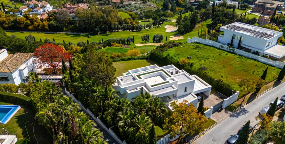 Sale of detached villa in Los Flamingos 83