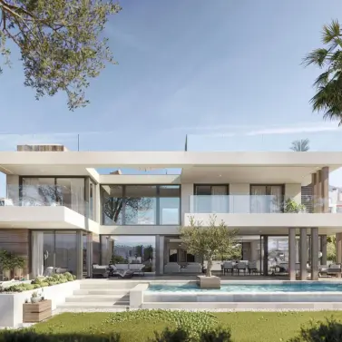 Sale of detached villa in Estepona