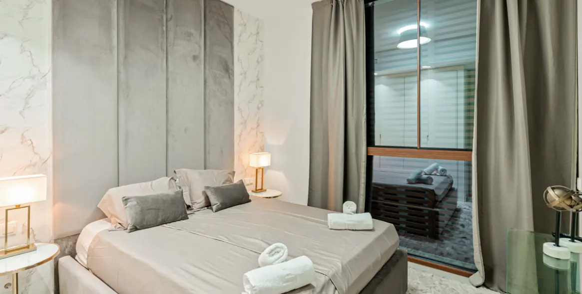 Short-term rent of semi-detached house in The Golden Mile 16