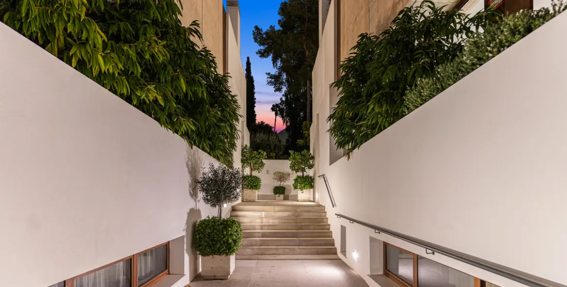 Short-term rent of semi-detached house in The Golden Mile 51