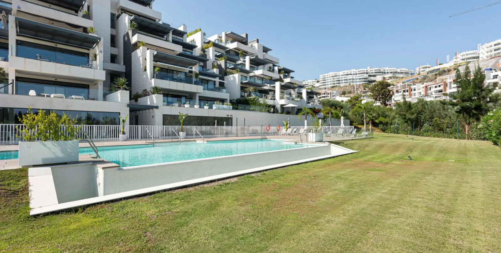Long-term rent of ground floor apartment in La Quinta 2
