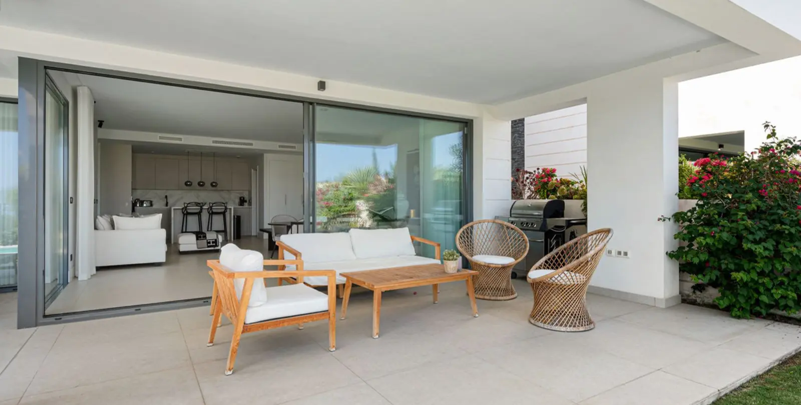 Long-term rent of ground floor apartment in La Quinta 9