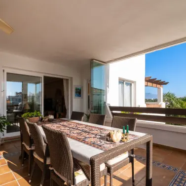 Venta de apartamento en planta media en Estepona