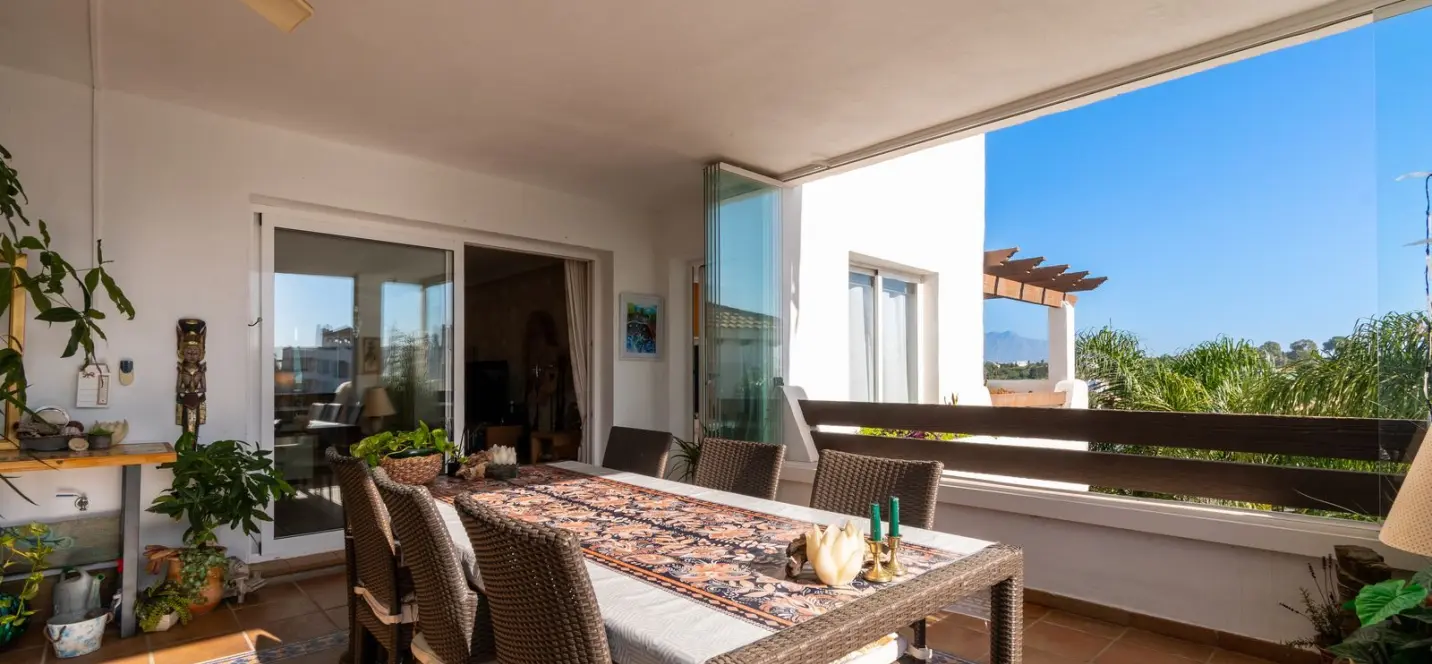 Продажа апартаментов на среднем этаже в Estepona 2