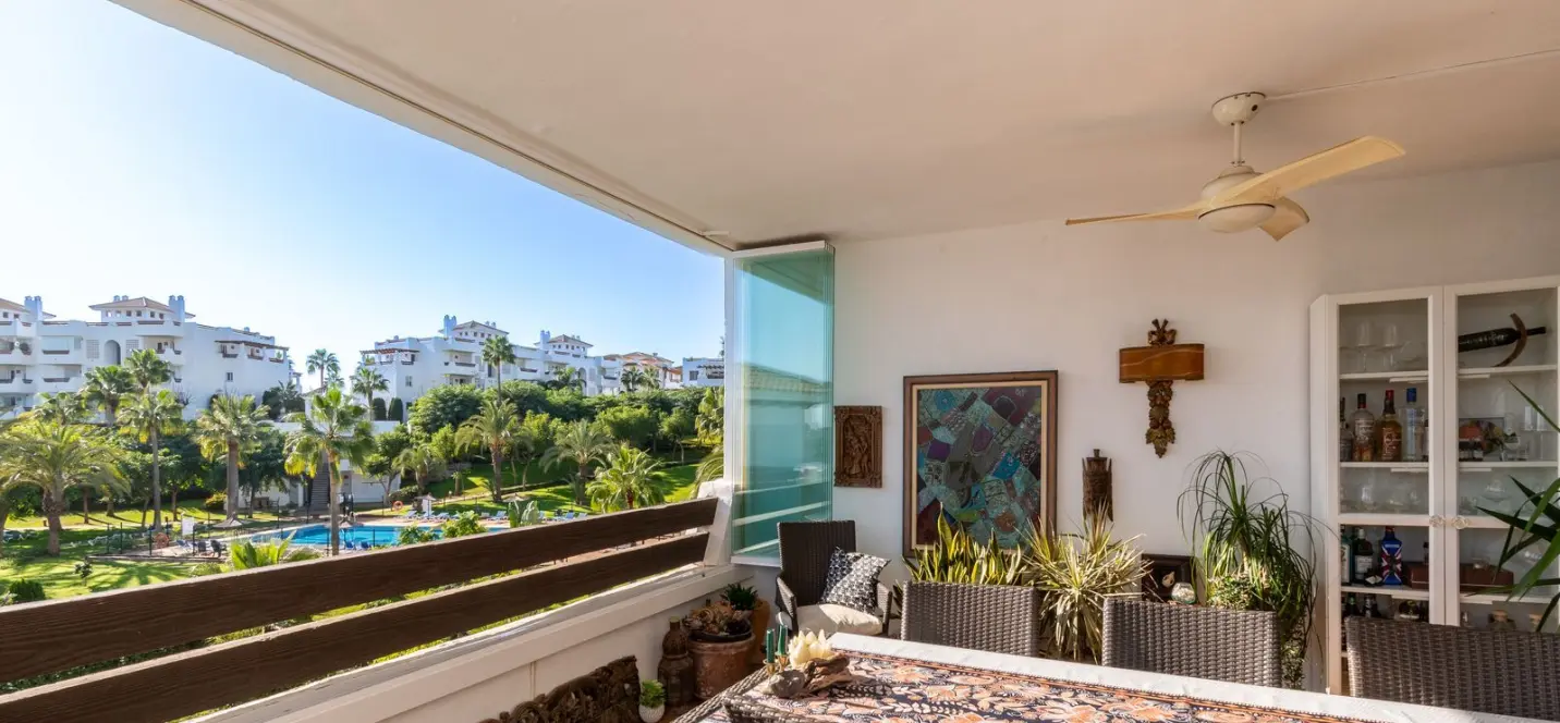 Продажа апартаментов на среднем этаже в Estepona 3