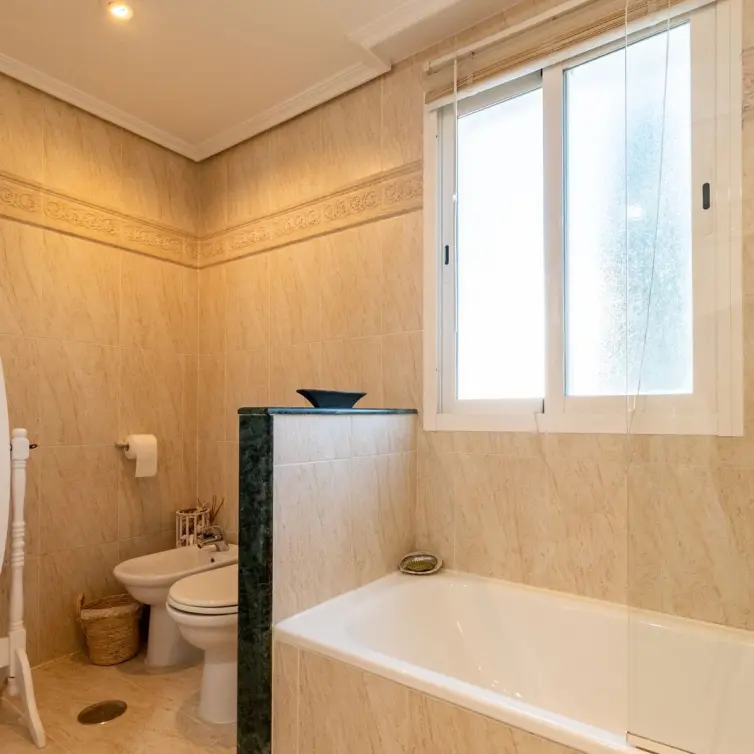 Продажа апартаментов на среднем этаже в Estepona