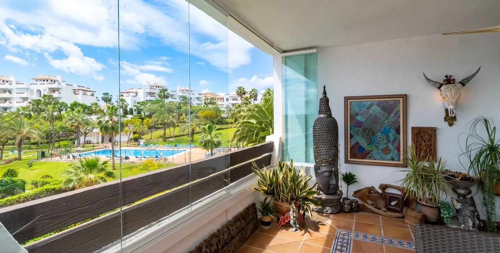 Продажа апартаментов на среднем этаже в Estepona 12