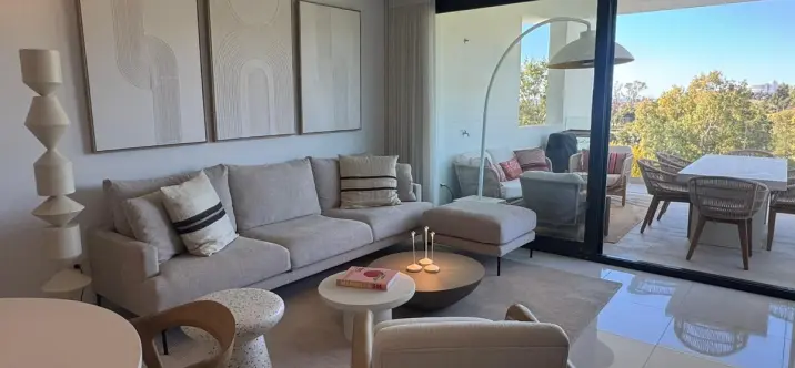 Продажа апартаментов на среднем этаже в Benahavís 0