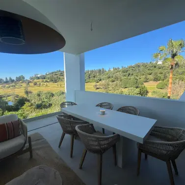 Продажа апартаментов на среднем этаже в Benahavís