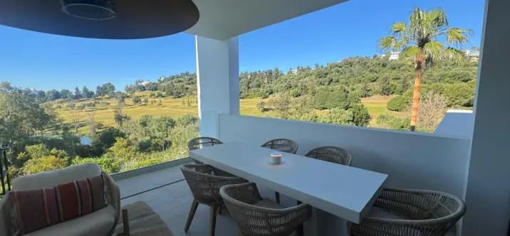 Продажа апартаментов на среднем этаже в Benahavís 1