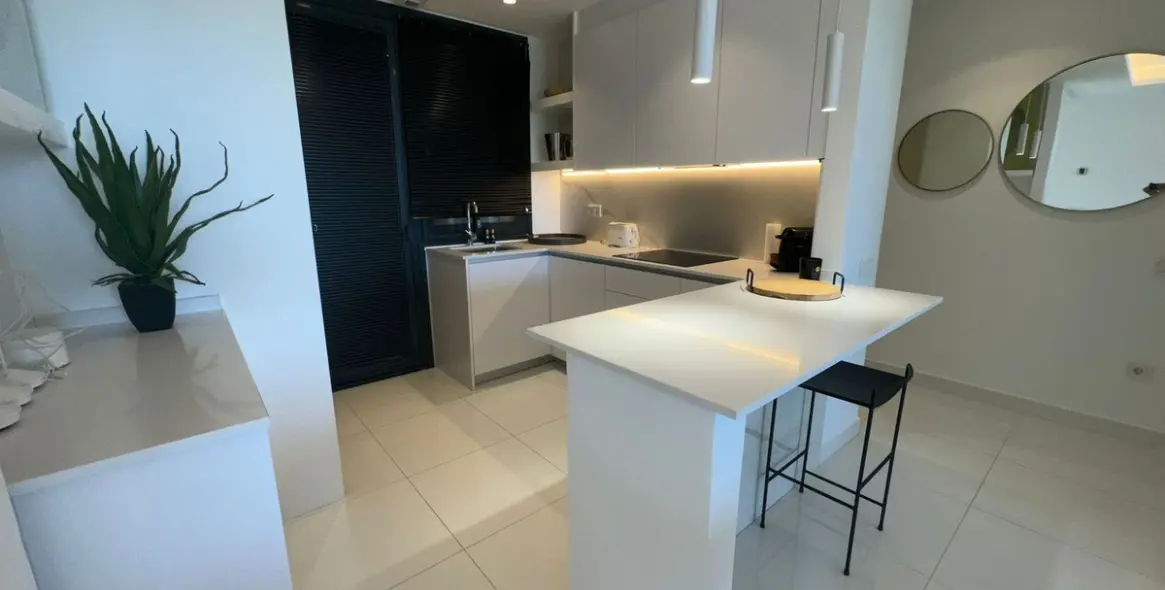 Продажа апартаментов на среднем этаже в Benahavís 6