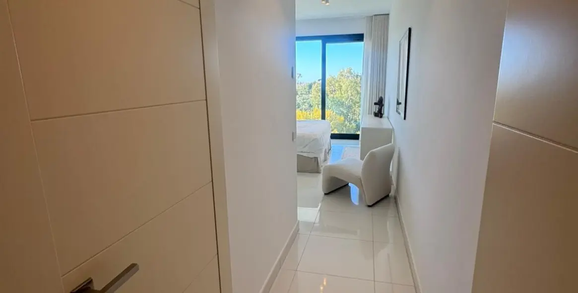 Продажа апартаментов на среднем этаже в Benahavís 19