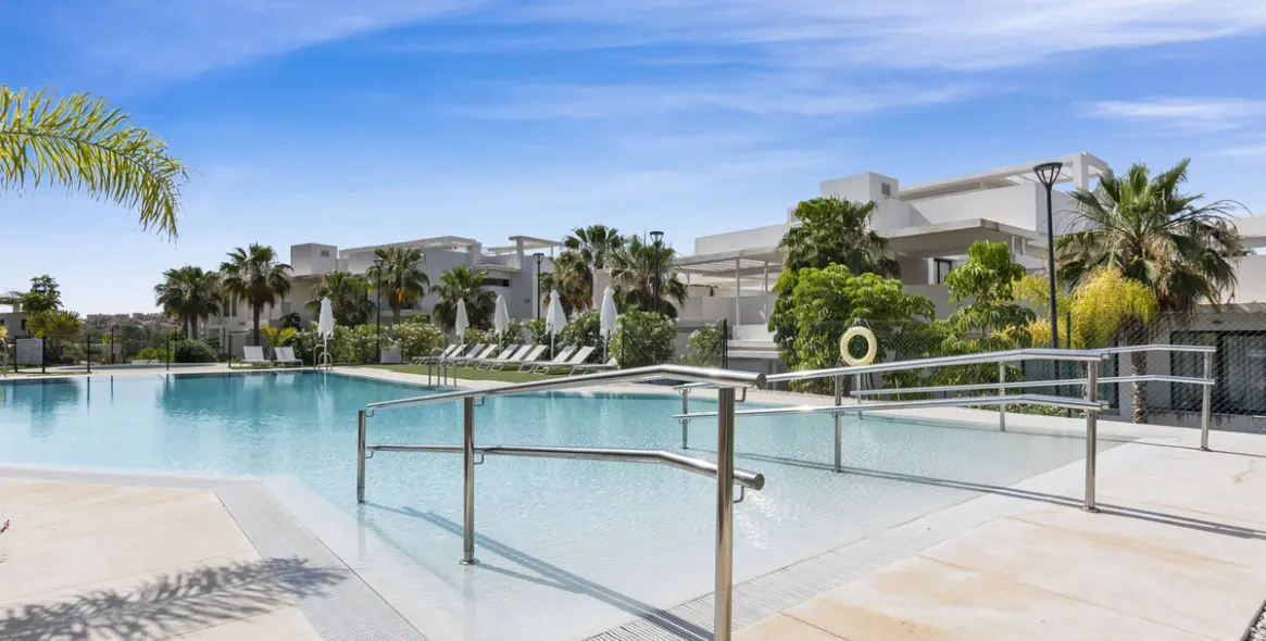 Продажа апартаментов на среднем этаже в Benahavís 45