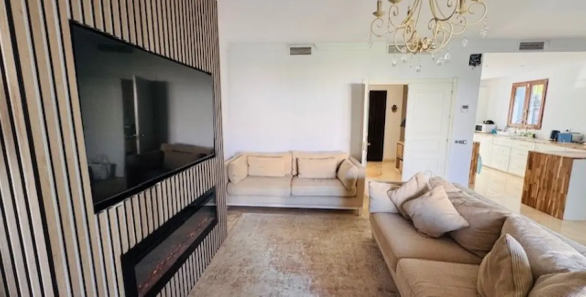 Краткосрочная аренда таунхауса в El Paraiso 5