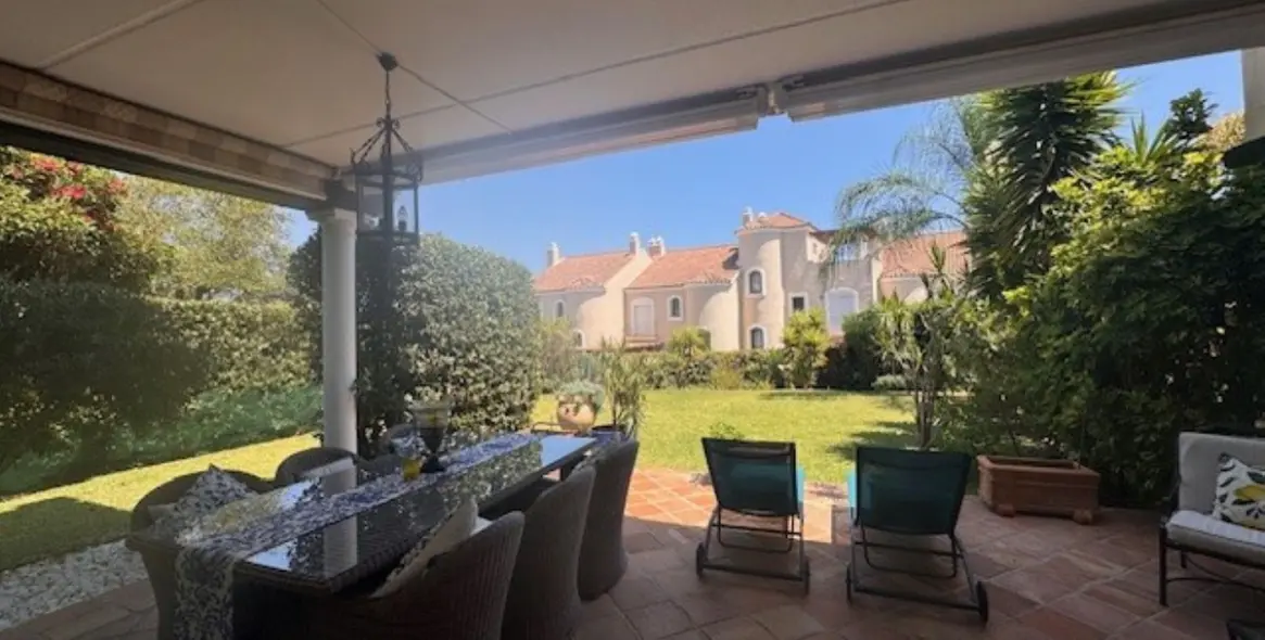 Краткосрочная аренда таунхауса в El Paraiso 10