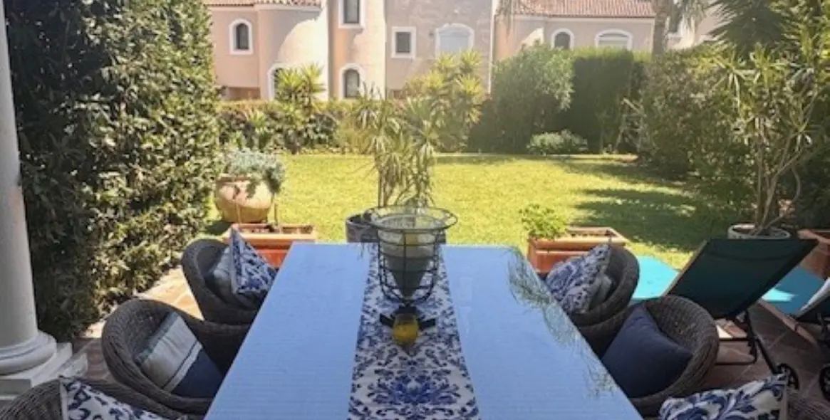 Краткосрочная аренда таунхауса в El Paraiso 12