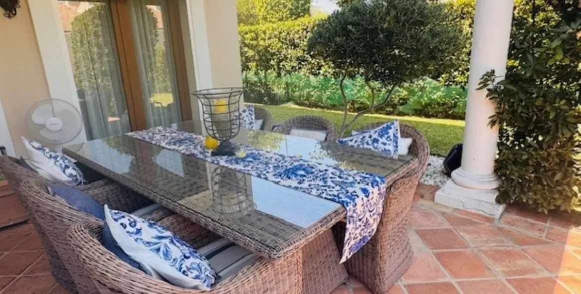 Краткосрочная аренда таунхауса в El Paraiso 13