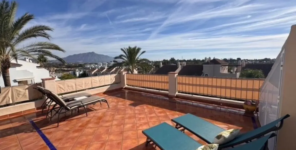 Краткосрочная аренда таунхауса в El Paraiso 22