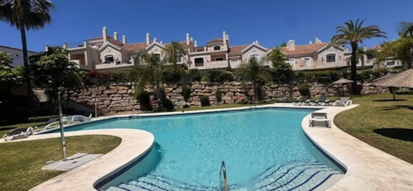 Краткосрочная аренда таунхауса в El Paraiso 0