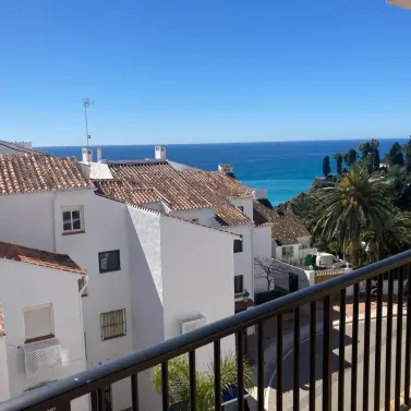 Продажа апартаментов на среднем этаже в Nerja