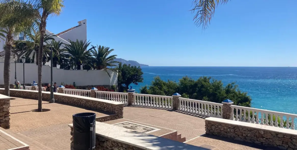 Продажа апартаментов на среднем этаже в Nerja 5