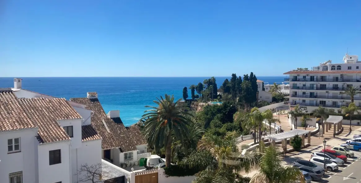 Продажа апартаментов на среднем этаже в Nerja 14