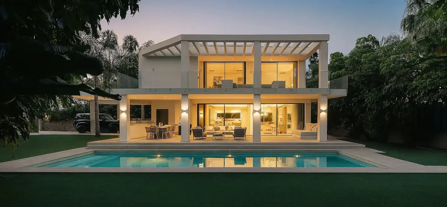 Sale of detached villa in La Quinta 0