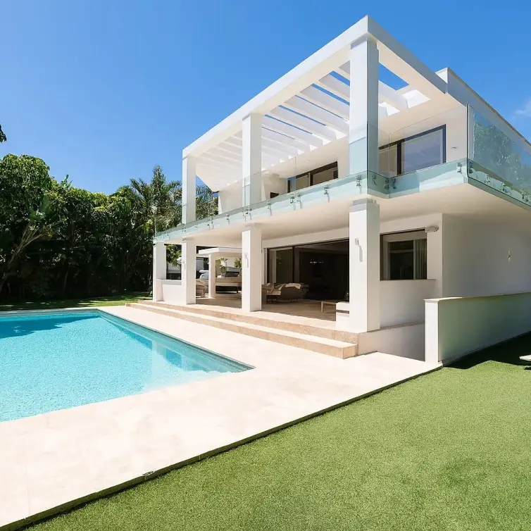 Sale of detached villa in La Quinta