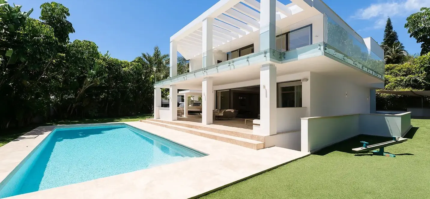 Sale of detached villa in La Quinta 1