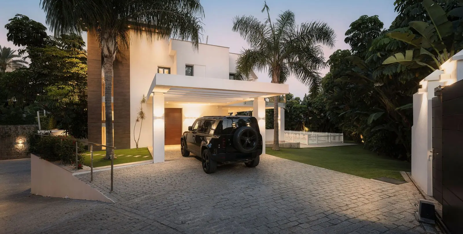 Sale of detached villa in La Quinta 3