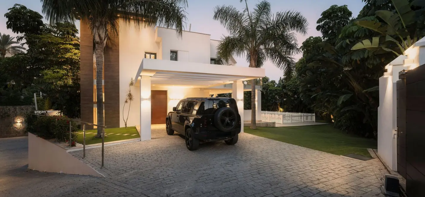 Sale of detached villa in La Quinta 2