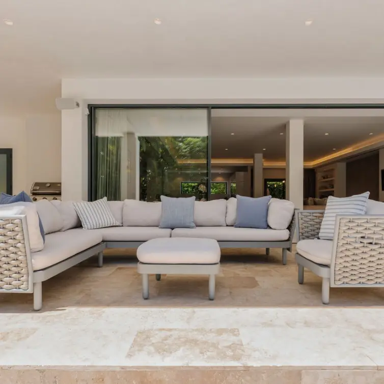 Sale of detached villa in La Quinta