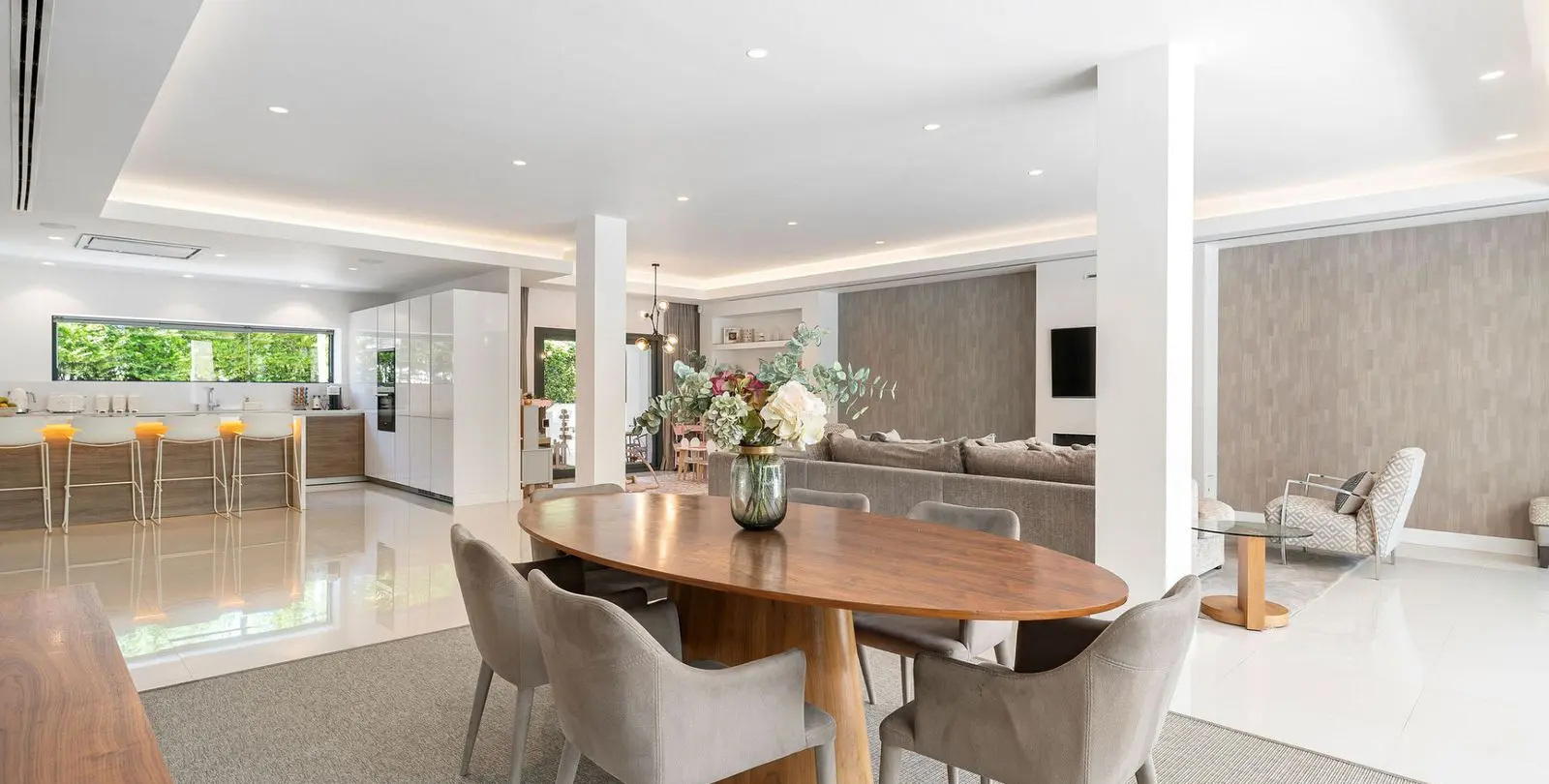 Sale of detached villa in La Quinta 6