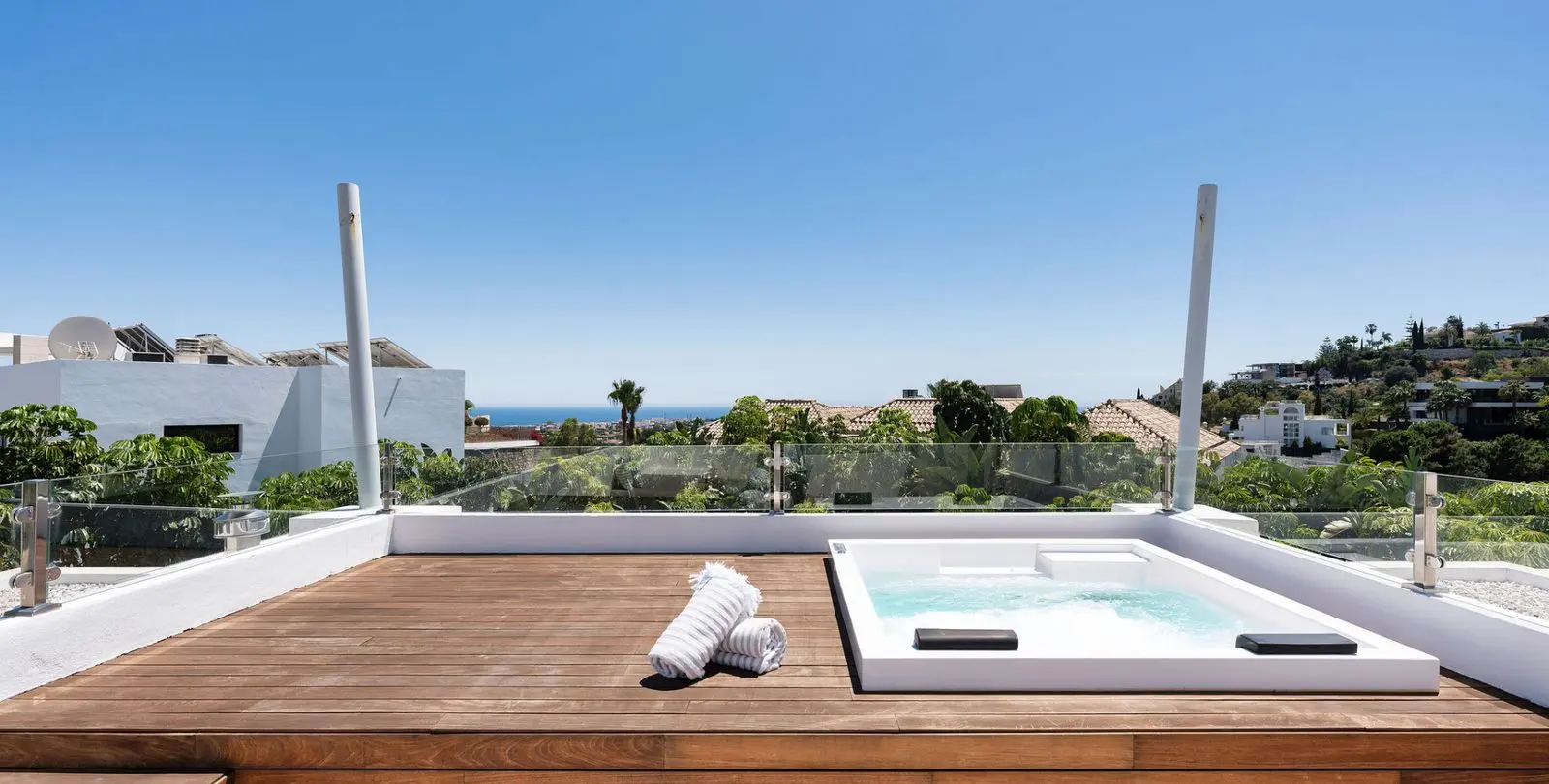 Sale of detached villa in La Quinta 9