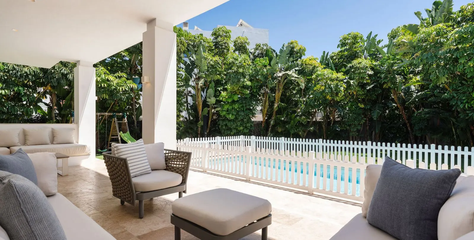Sale of detached villa in La Quinta 14